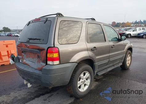 2005 Ford Escape Xlt z USA, uszkodzony, nr VIN 1FMCU93185KB07394